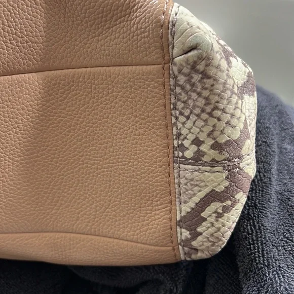 Coach Lexy F13691 Purse - Picture 8 of 10